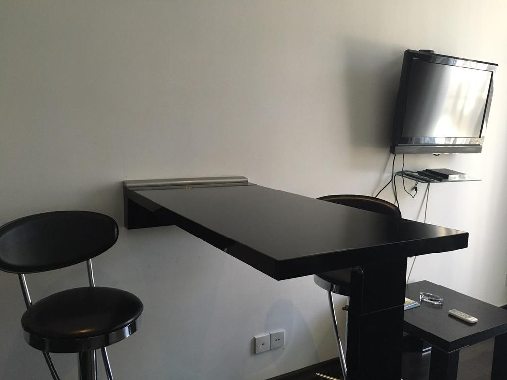 Black-White Rooms Batumi Bagian luar foto