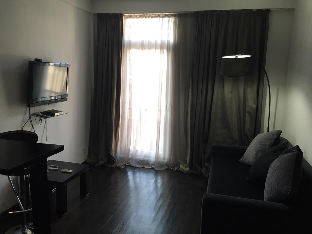 Black-White Rooms Batumi Bagian luar foto