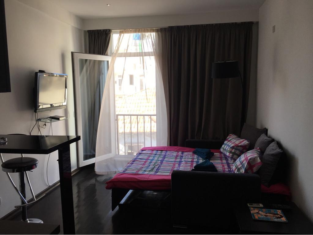 Black-White Rooms Batumi Bagian luar foto